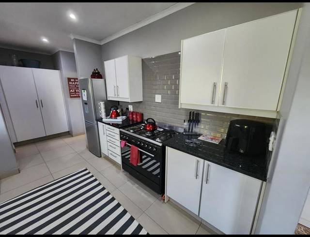 4 BEDROOM HOUSE FOR SALE IN FAERIE GLEN